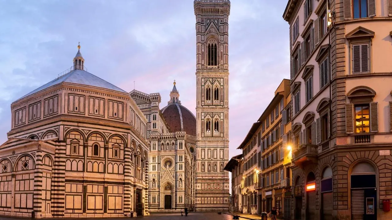 Historic Center Palace - Huge 4 Bedrooms Santa Croce Apartment - By Likehomeflorence 0*, Florence