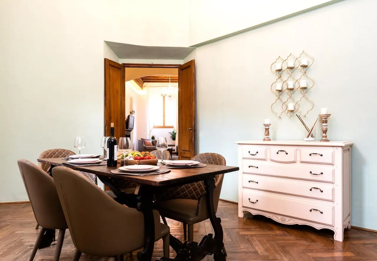 Historic Center Palace - Huge 4 Bedrooms Santa Croce Apartment - By Likehomeflorence