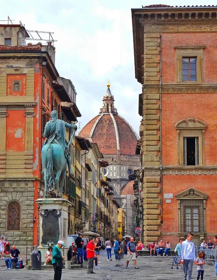 Historic Center Palace - Huge 4 Bedrooms Santa Croce Apartment - By LikehomeFlorença Itália