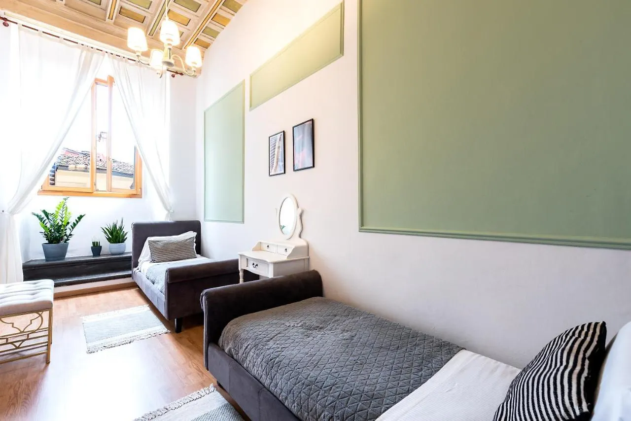 Historic Center Palace - Huge 4 Bedrooms Santa Croce Apartment - By LikehomeFlorença